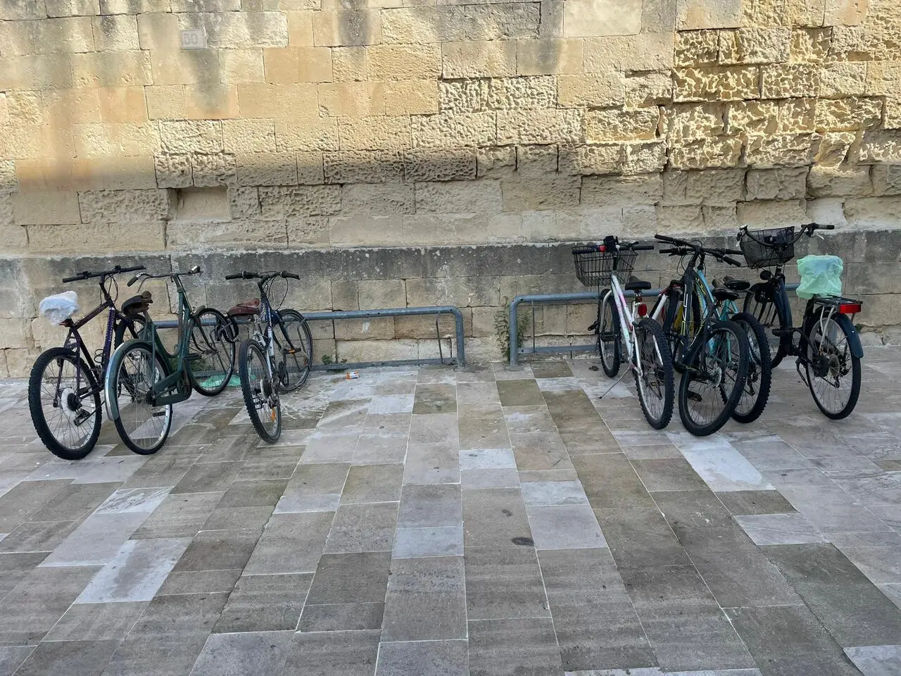 Lecce: chiesti stalli più funzionali per le biciclette