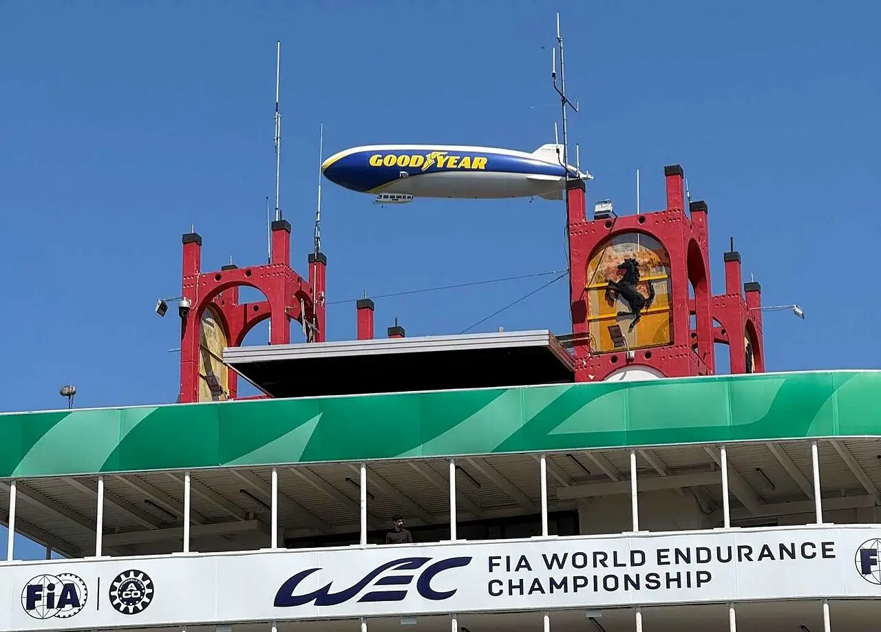 Il Dirigibile Good Year in volo sopra a Imola