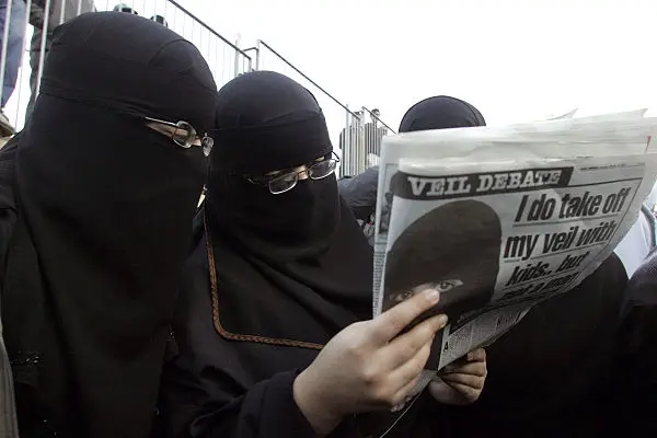 donne con il niqab