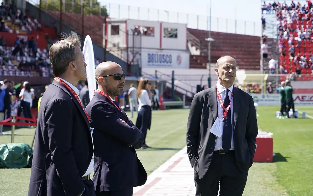 Lo staff societario del Monza
