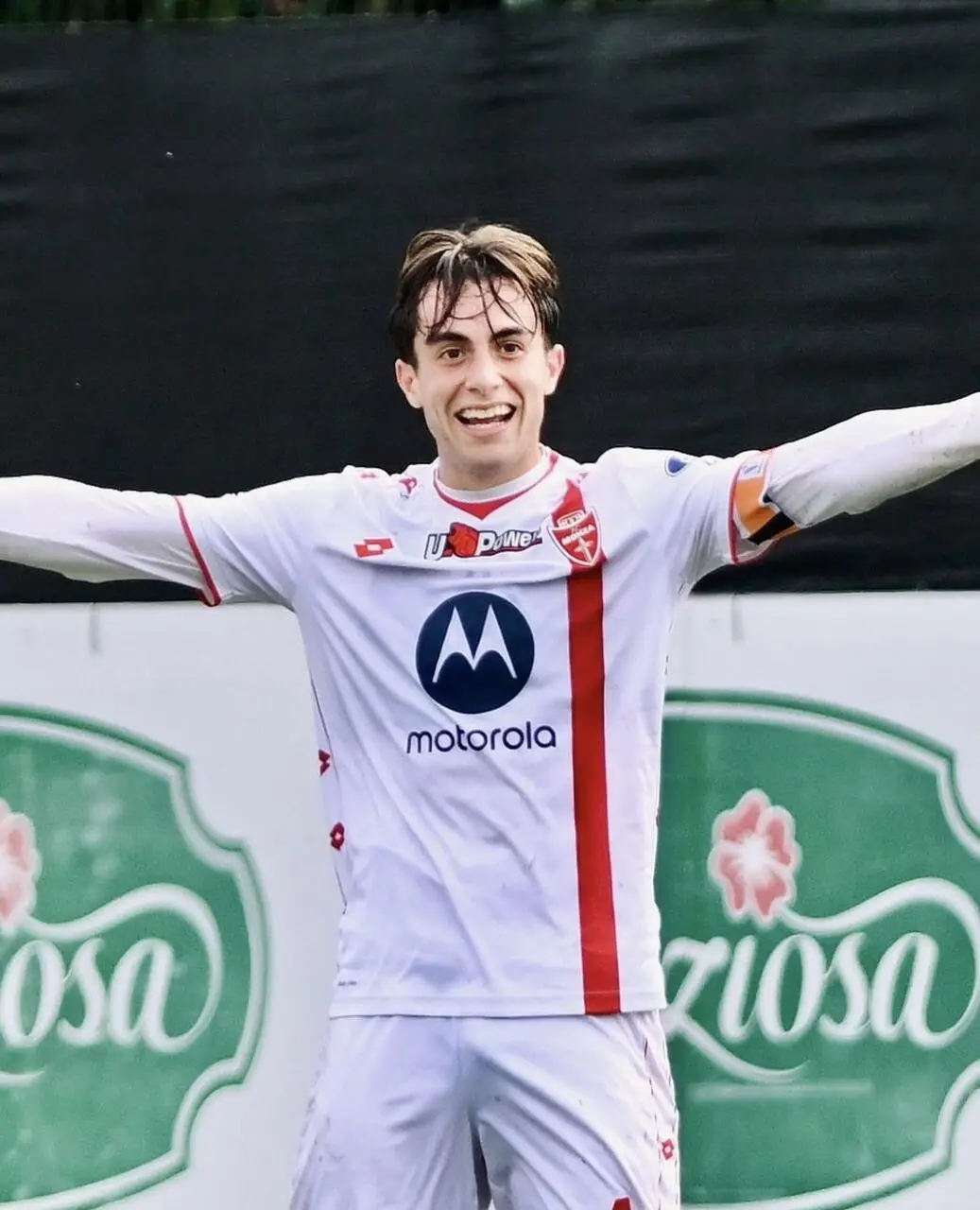 Leonardo Colombo con la fascia da capitano contro la Roma