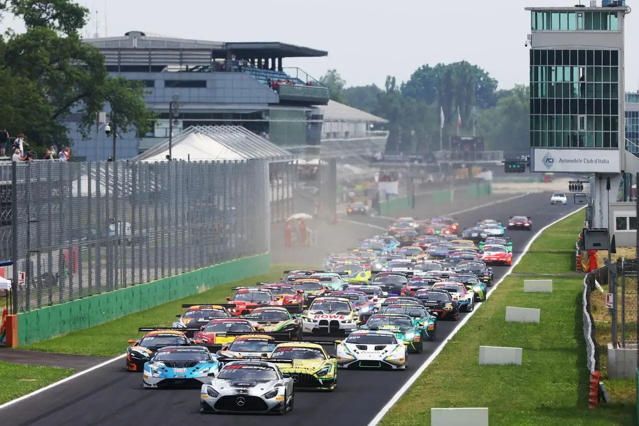 La partenza del GTWC a Monza