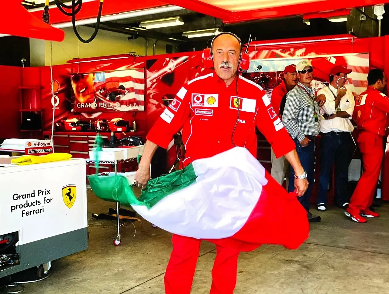 Giulio Ciceri nel box Ferrari