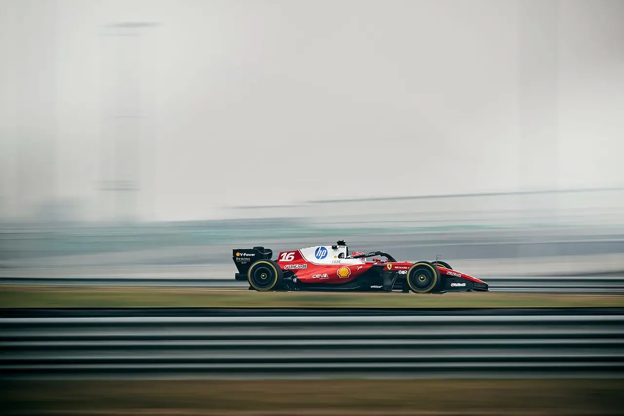 La Ferrari durante il primo test a Gennaio