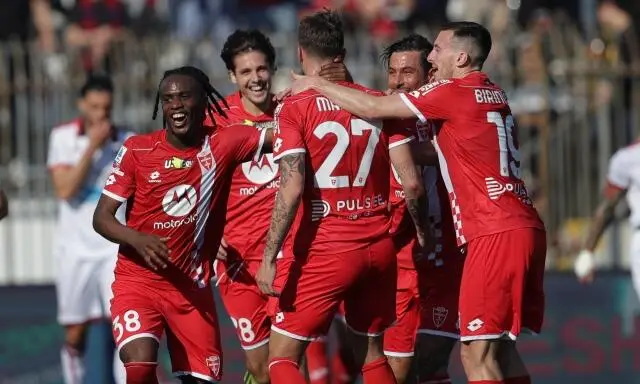 L'esultanza della squadra al gol di Maldini - Foto: AC Monza
