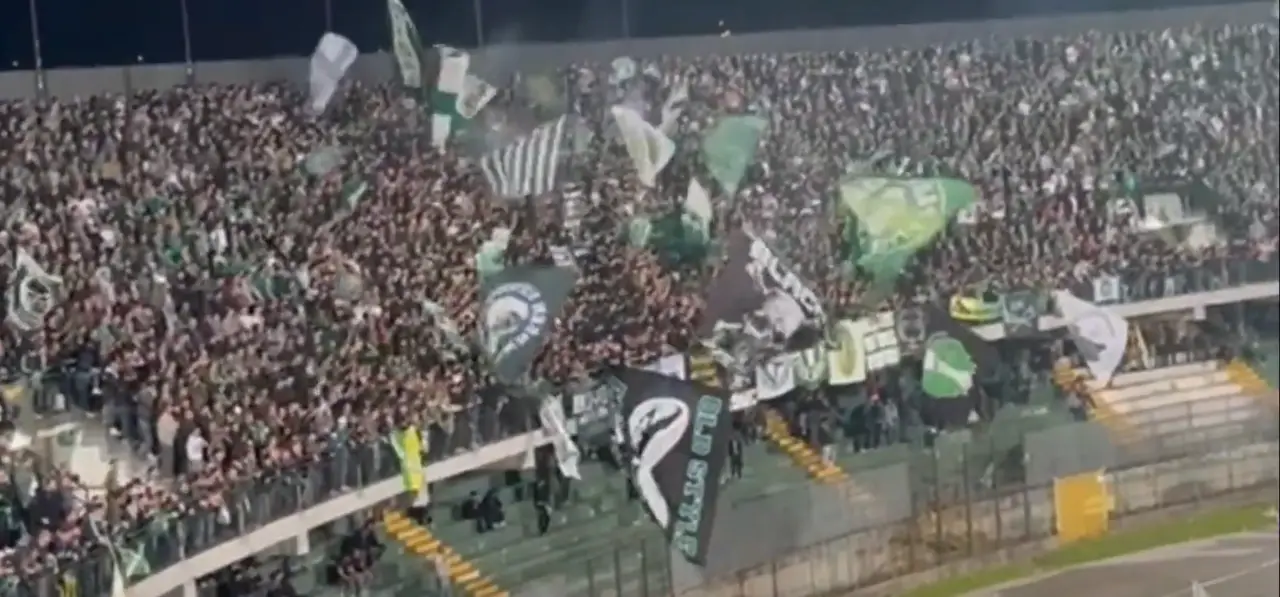 Tifosi irpini allo Stadio Partenio-Adriano Lombardi, casa storica dell’Avellino