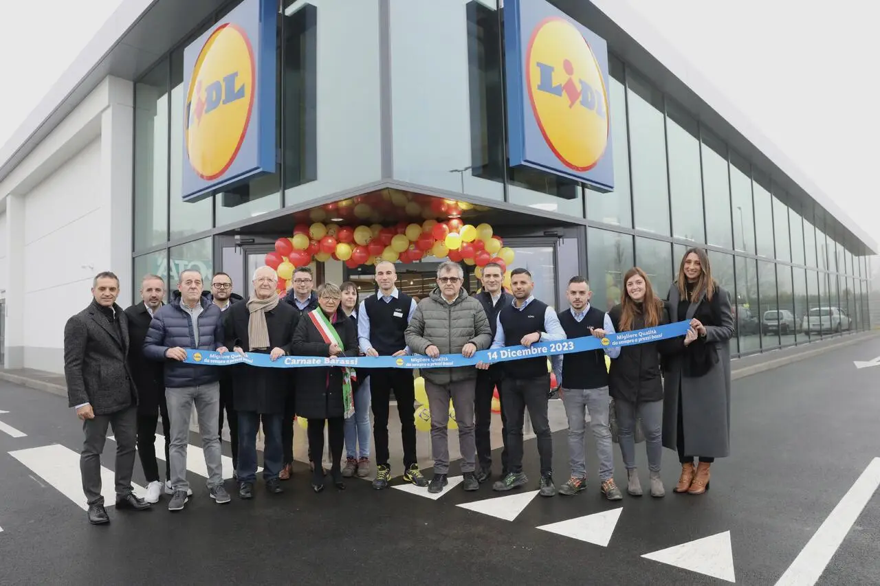 Rosella Maggiolini, sindaco di Carnate, all'inaugurazione del nuovo Lidl