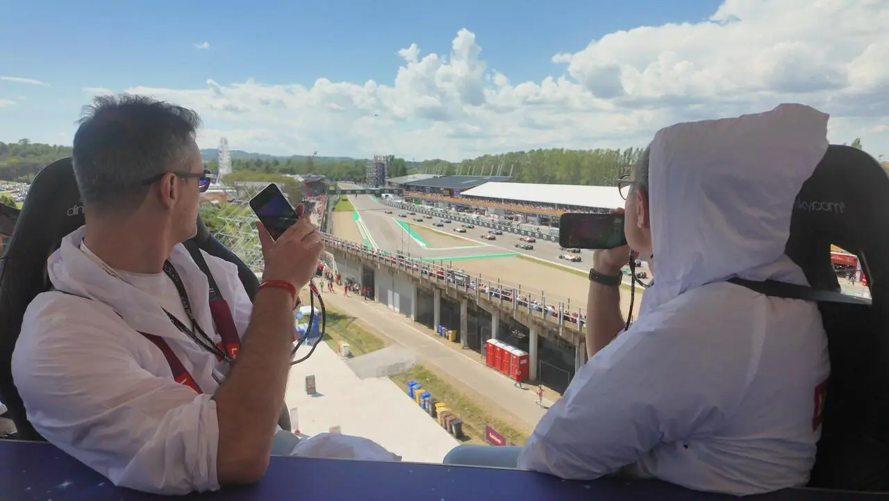 La vista dalla terrazza posta a 50 mt di altezza ad Imola