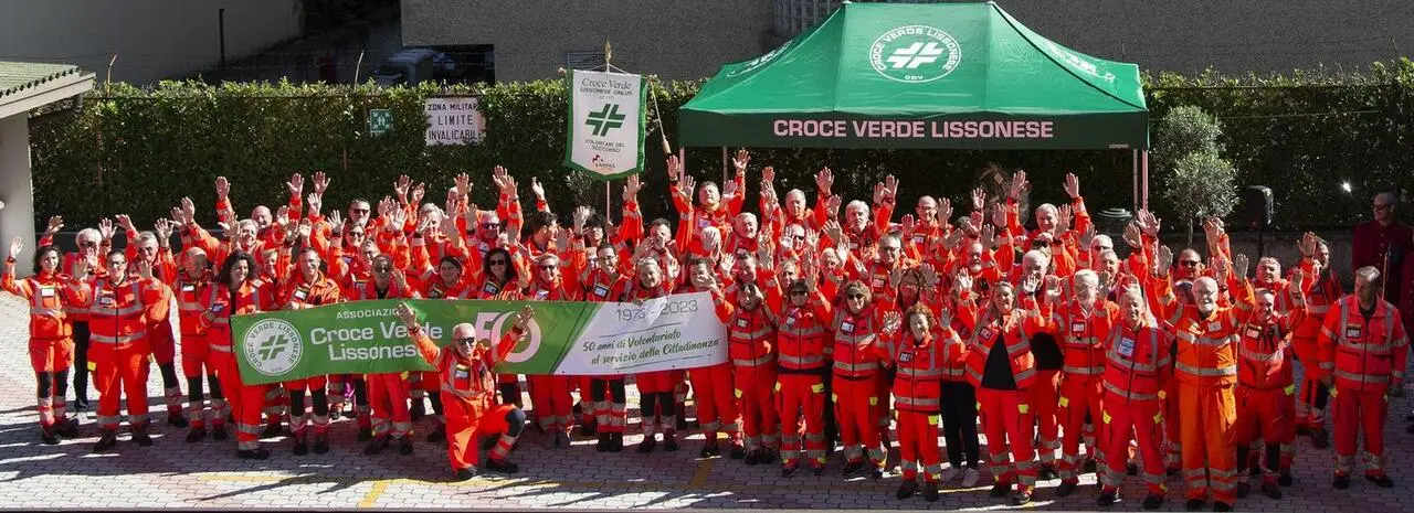 Un gruppo dei quasi 200 volontari della Croce Verde Lissonese