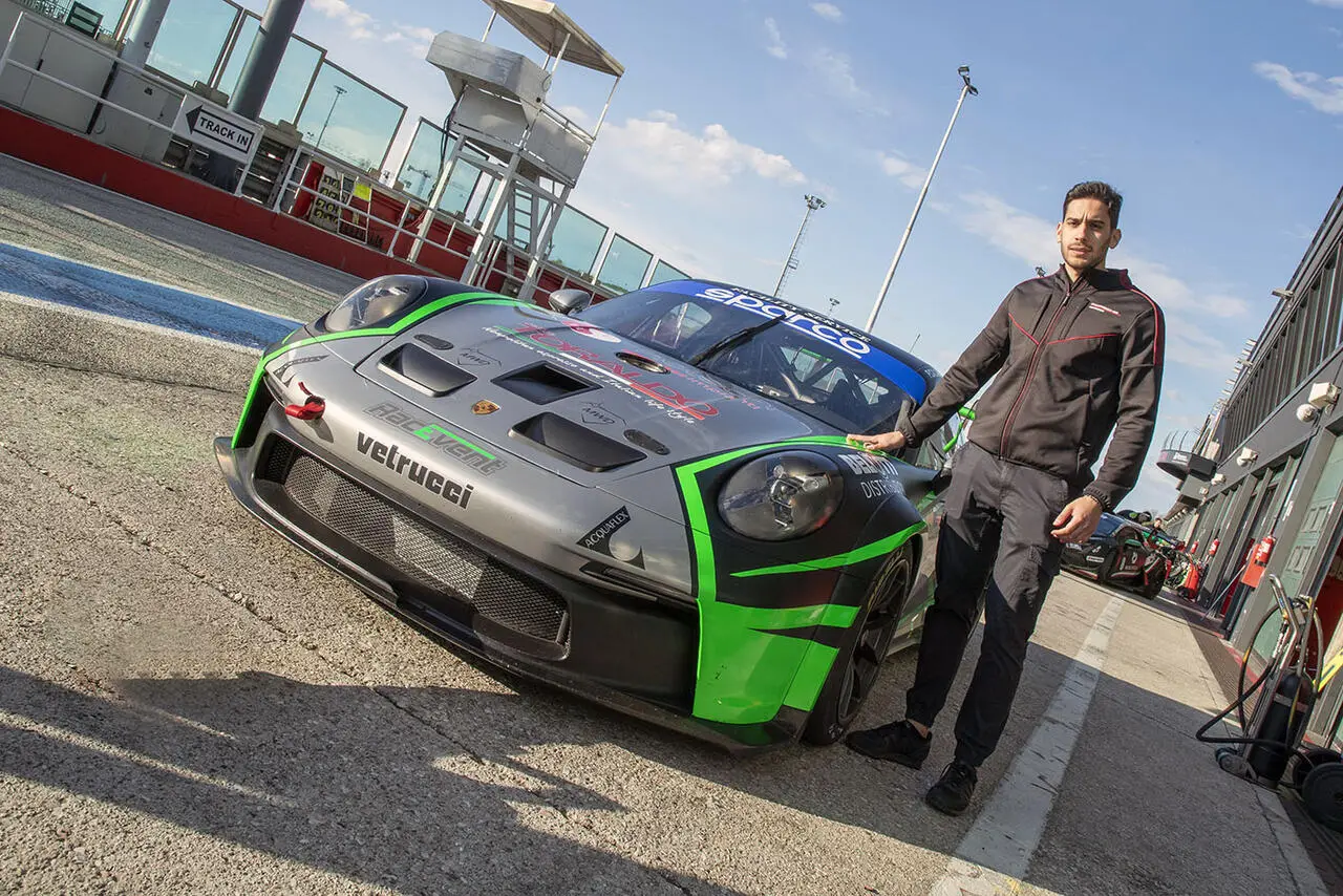 Paolo Calcagno con la Porsche GT3
