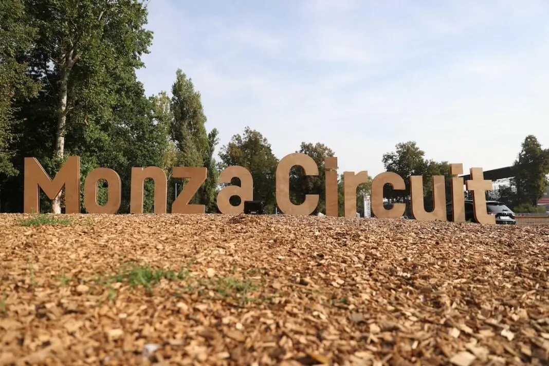 Il logo Monza Circuit all'ingresso dell'Autodromo