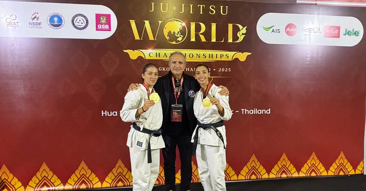 Giada Costa e Alice La Rosa con il maestro Cosimo Costa