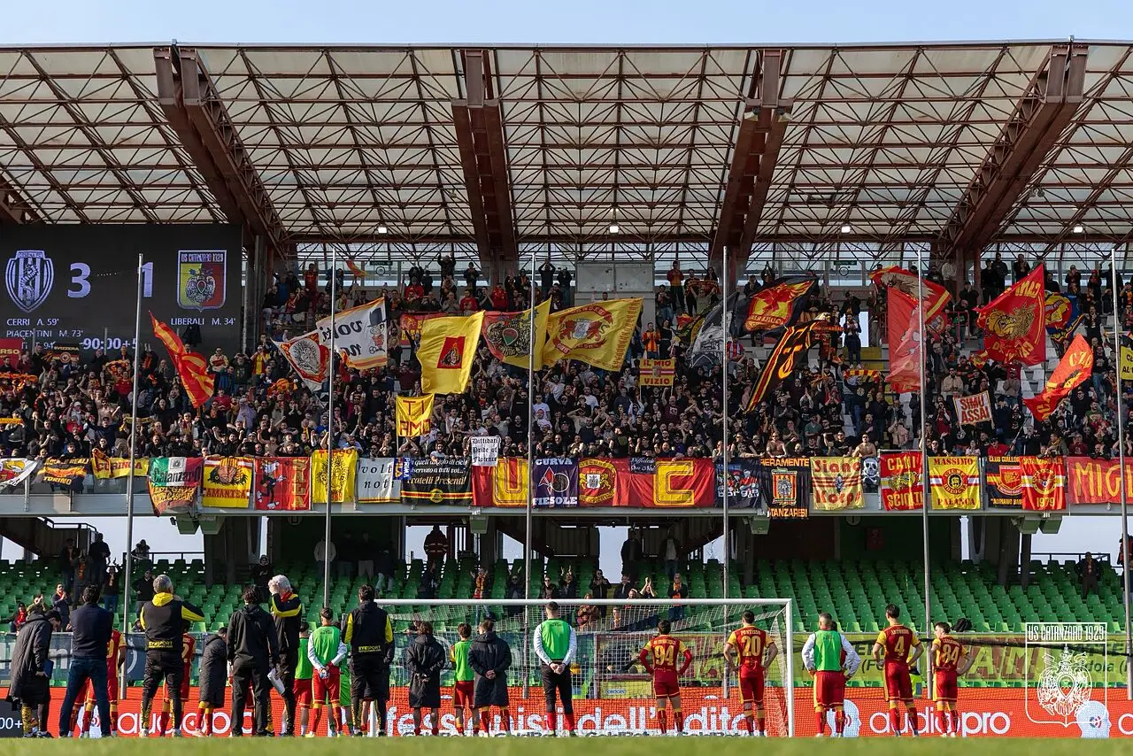 Esultanza dei tifosi del Catanzaro