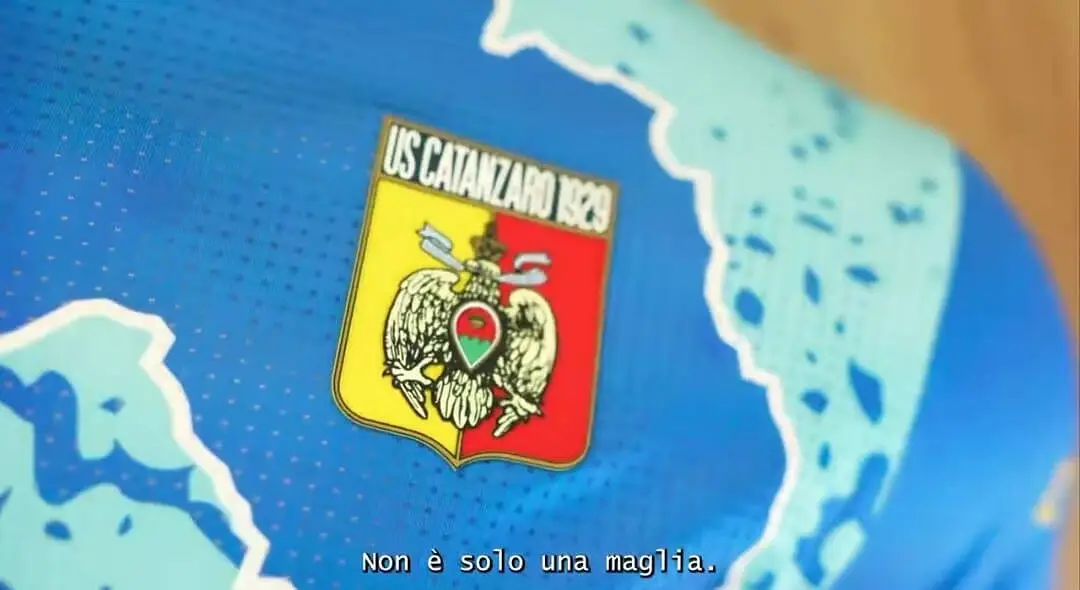 La terza maglia del Catanzaro 26-27