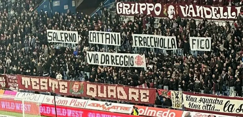Striscione dei tifosi della Reggiana