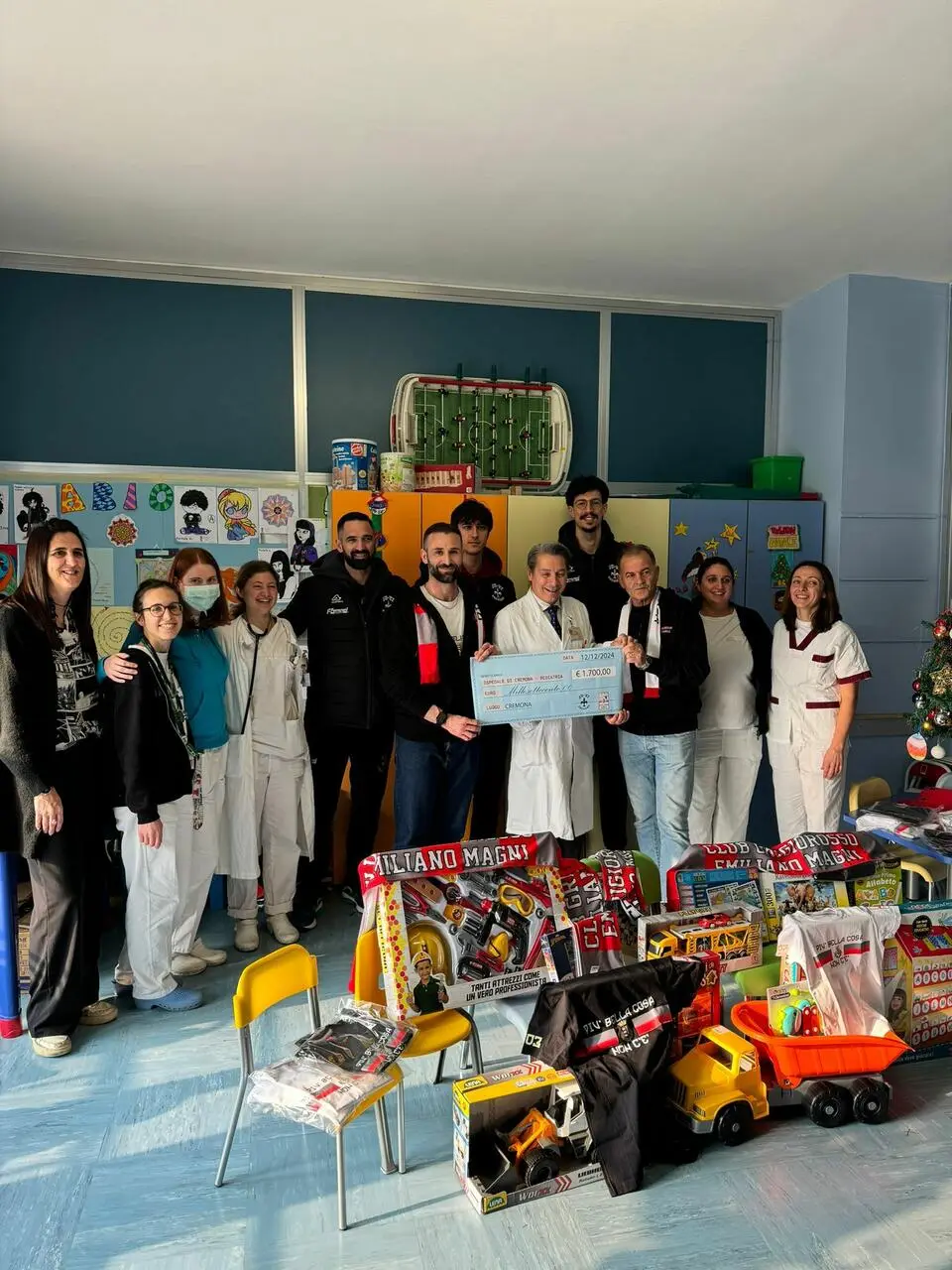La magia di S.Lucia arriva in pediatria: JuVi e Club Grigiorosso Emiliano Magni uniti per i più piccoli
