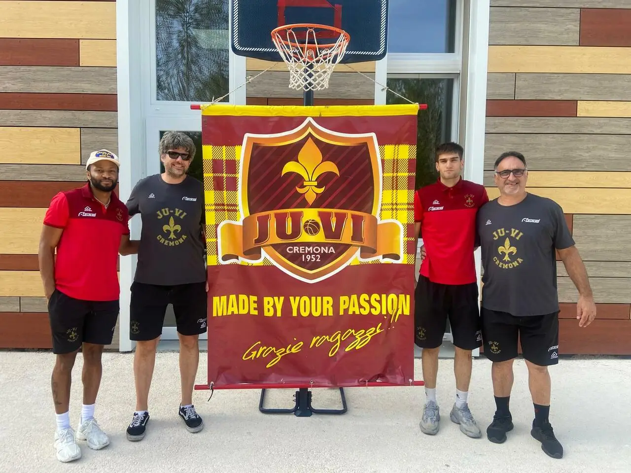 La Ferraroni JuVi Cremona all'inaugurazione del Centro CR2 Sinapsi di Occhi Azzurri: un giorno di sport e divertimento
