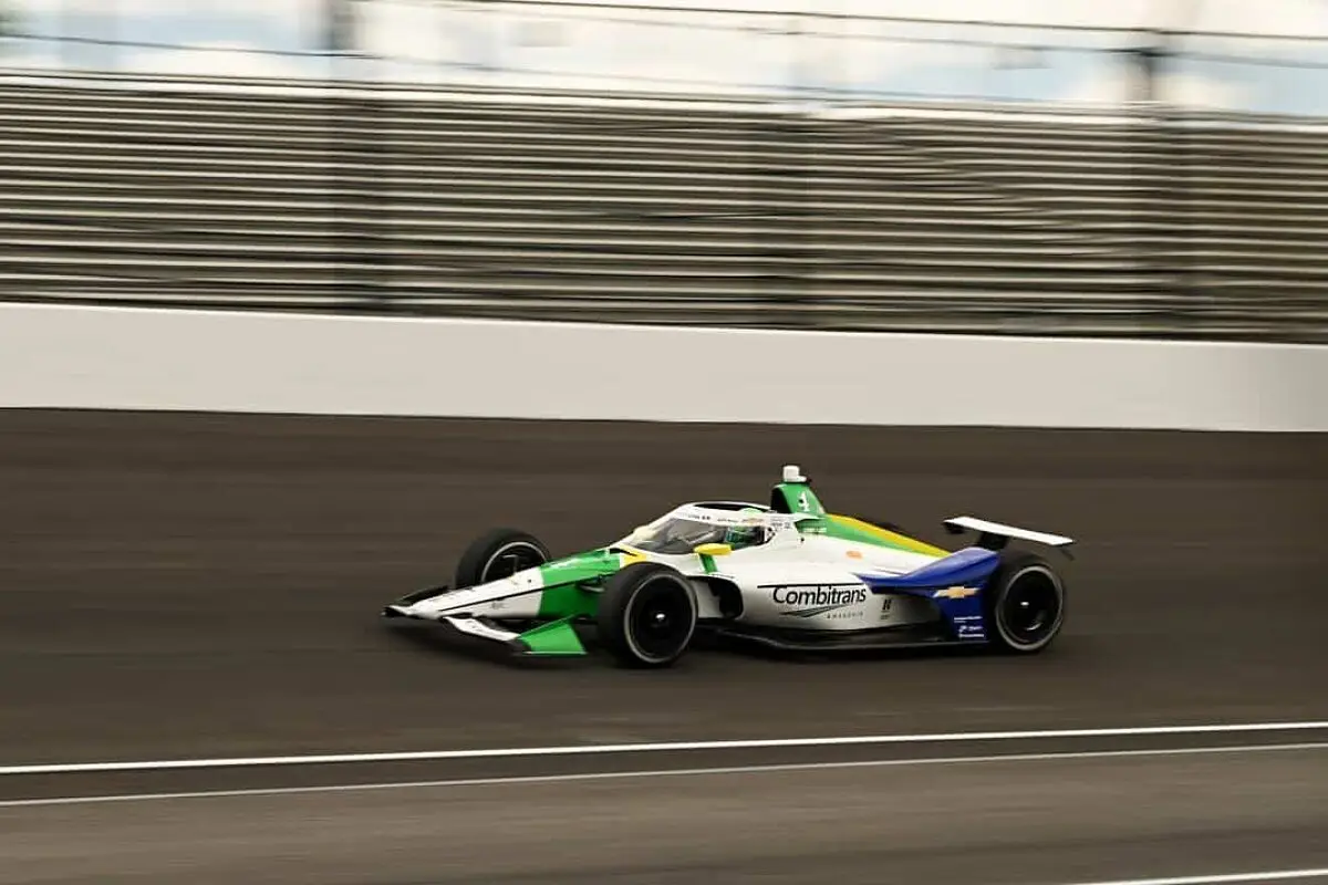 Il rookie di AJ Foyt stupisce ed è primo
