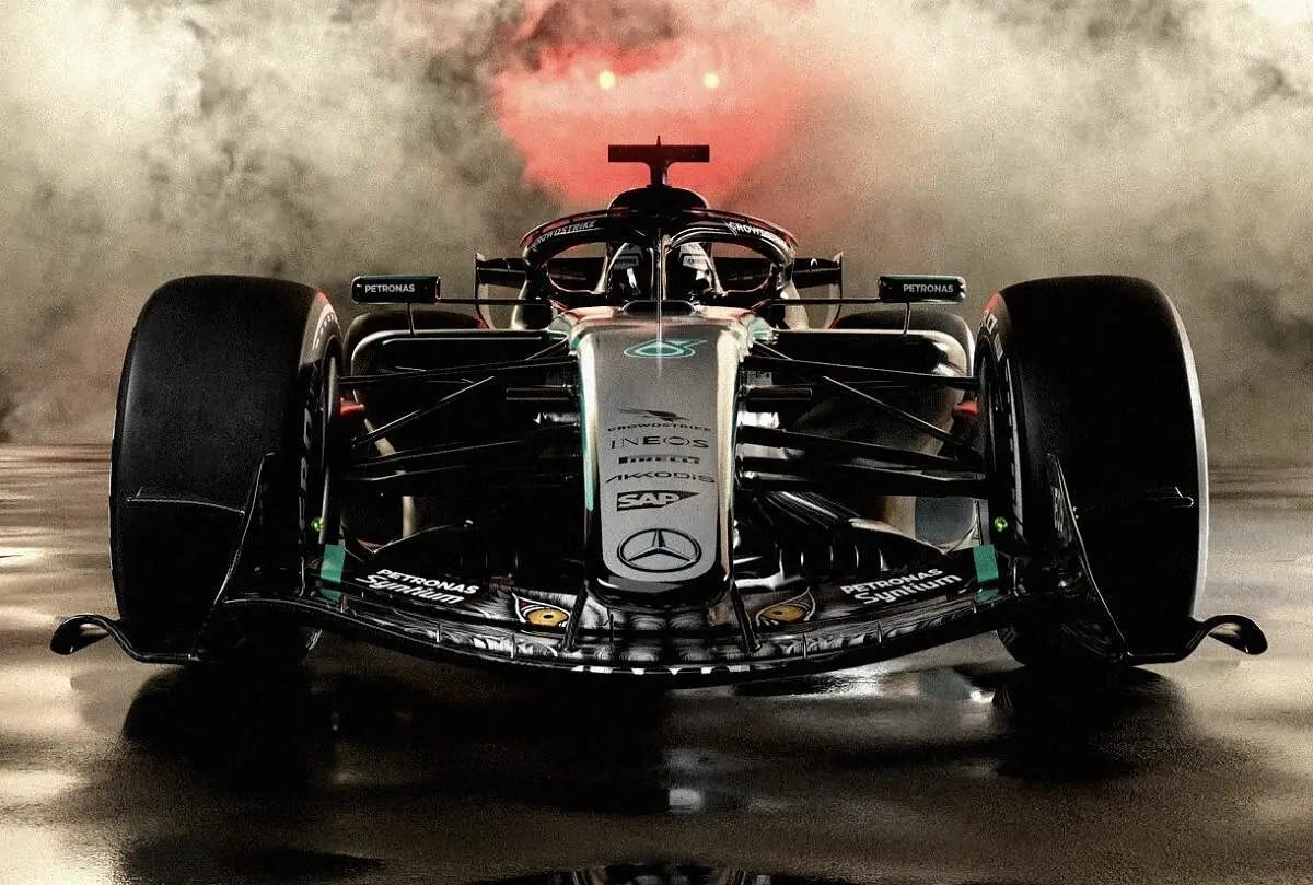 Mercedes W17 Suzuka