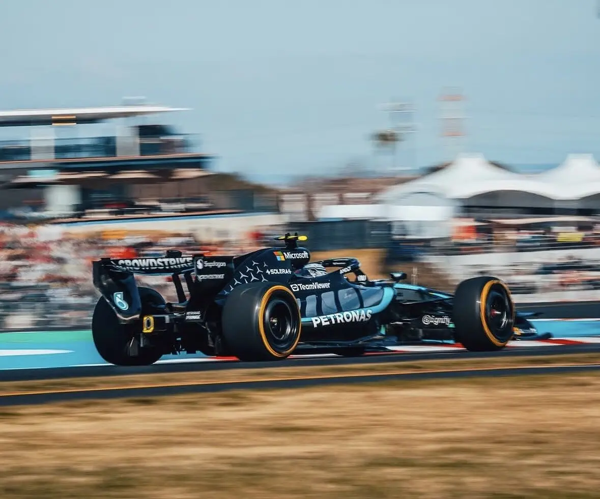 GP Giappone 2026, risultati FP3: dominio Mercedes. Antonelli rifila 9 decimi a Leclerc