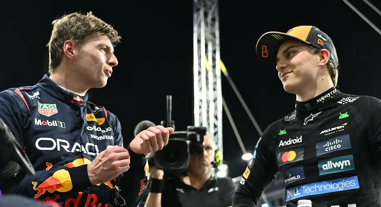 Oscar Piastri e Max Verstappen