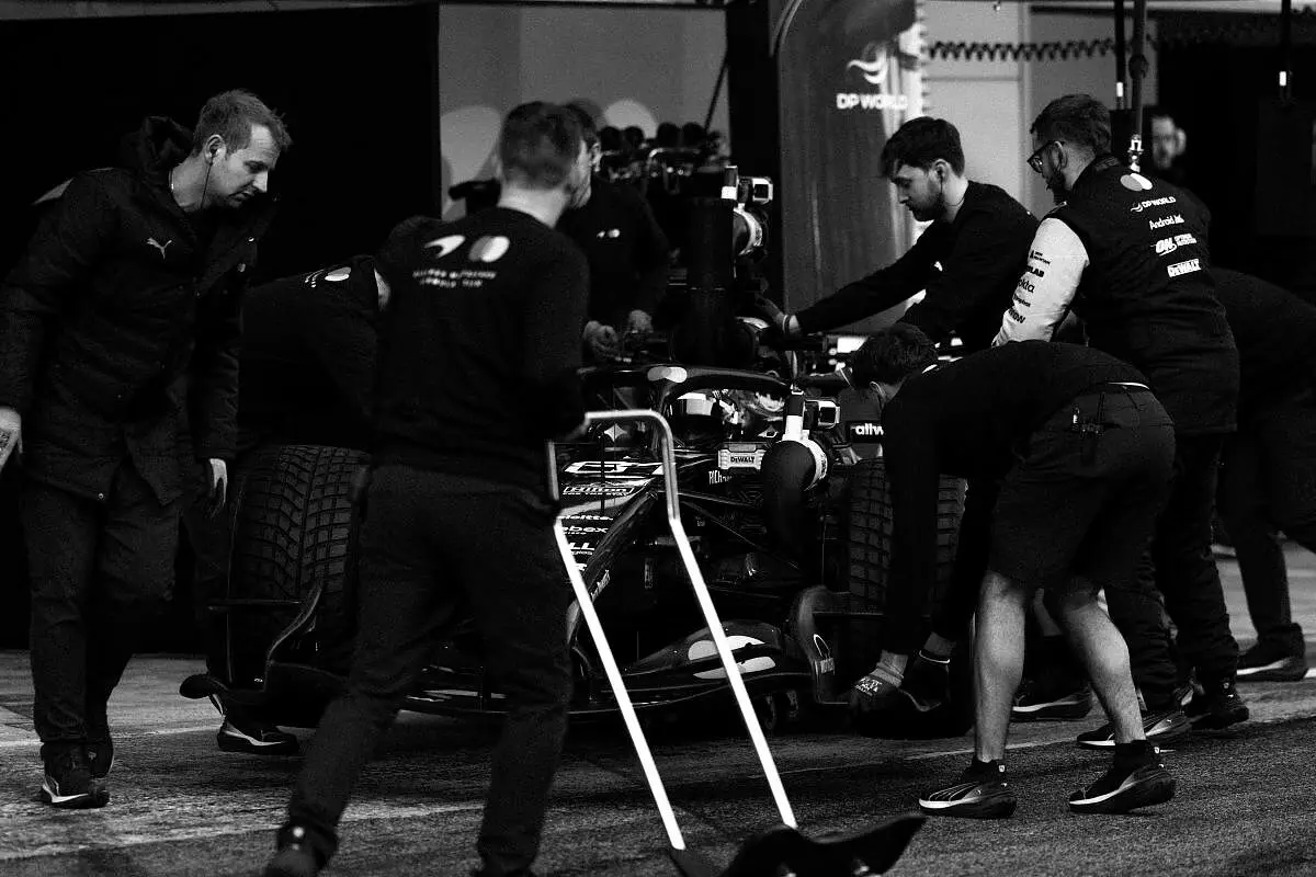 McLaren MCL40