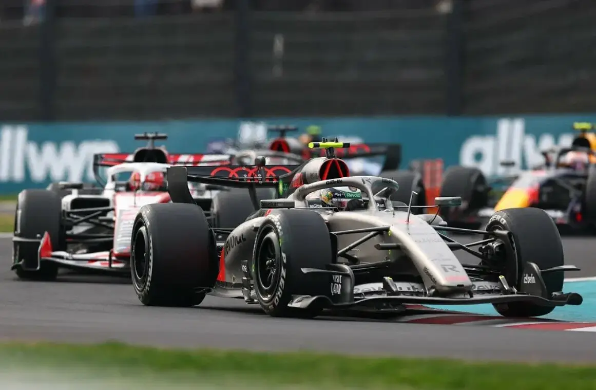 Audi R26