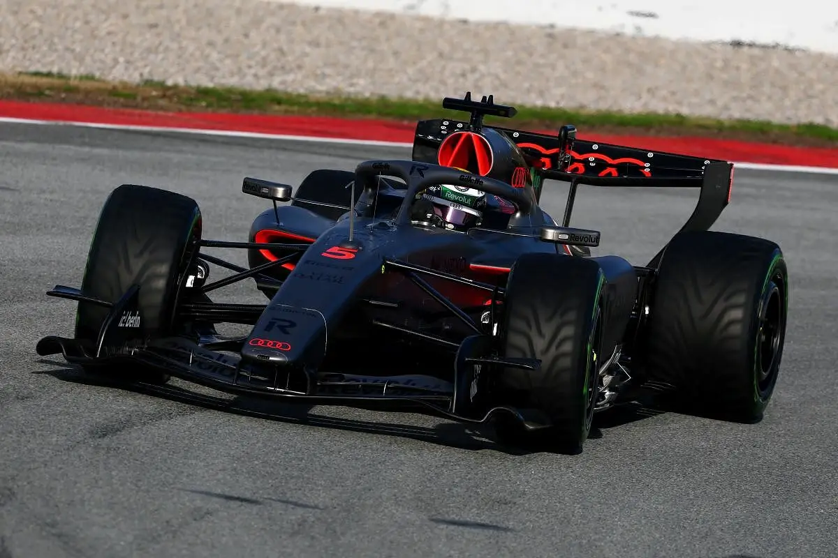 Audi R26 test Barcellona