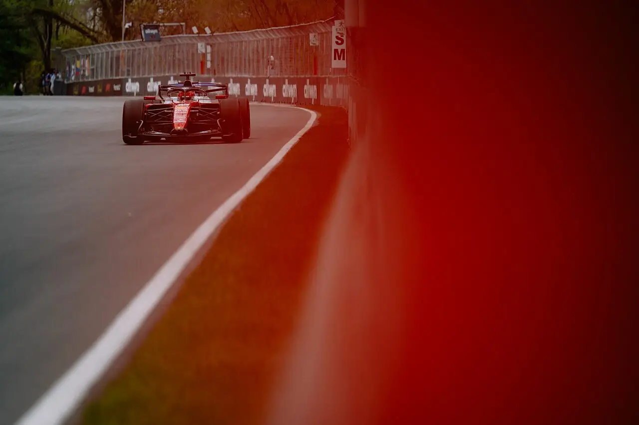Charles Leclerc e una Ferrari che costringe alla speranza