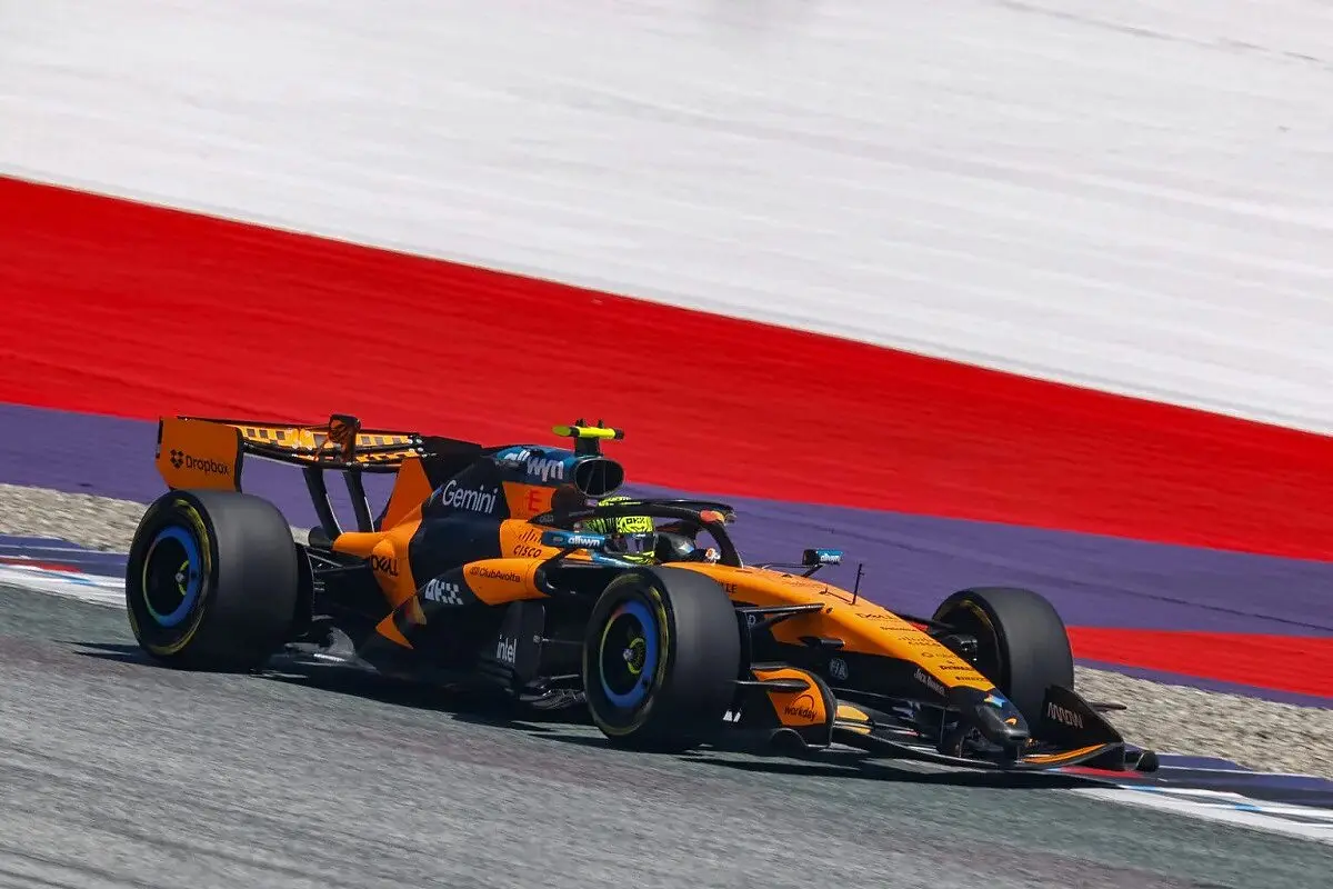 F1 McLaren Oscar Piastri Mercedes