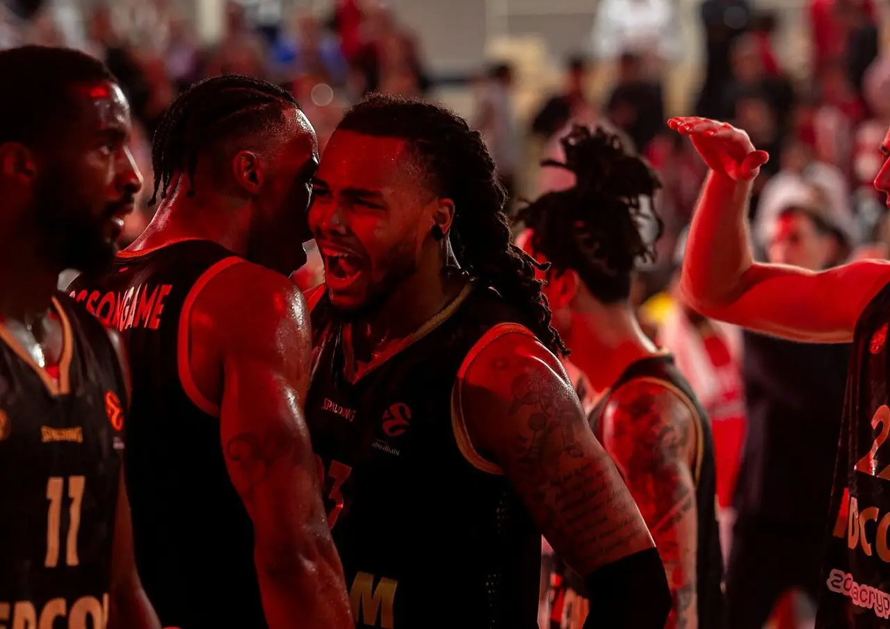 L'abbraccio tra Blossomgame e Begarin