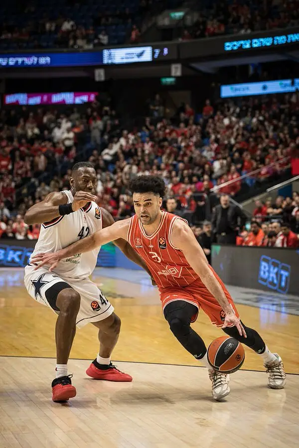 Bryant contro Dunston