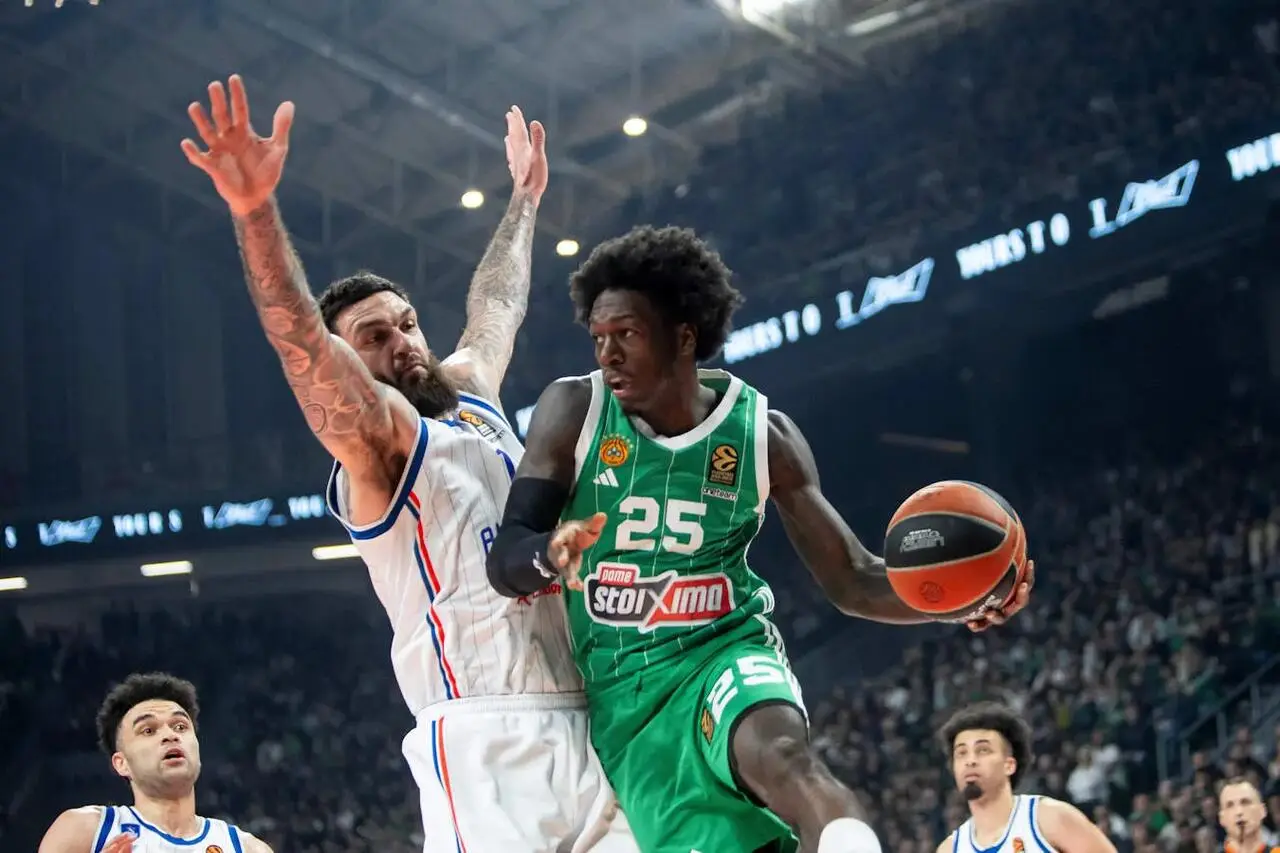 Nunn in azione contro l'Efes