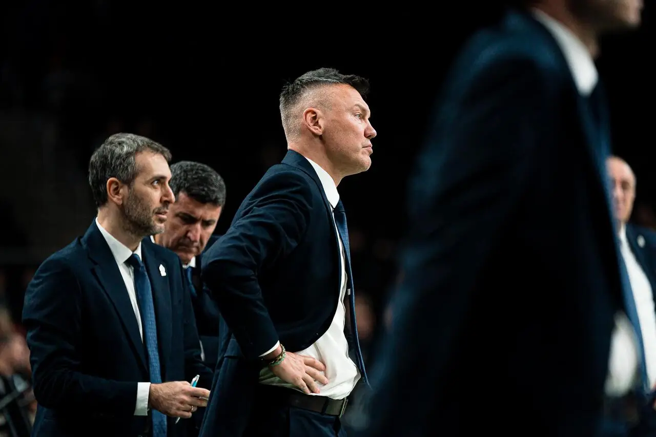 Jasikevicius osserva la prova dei suoi