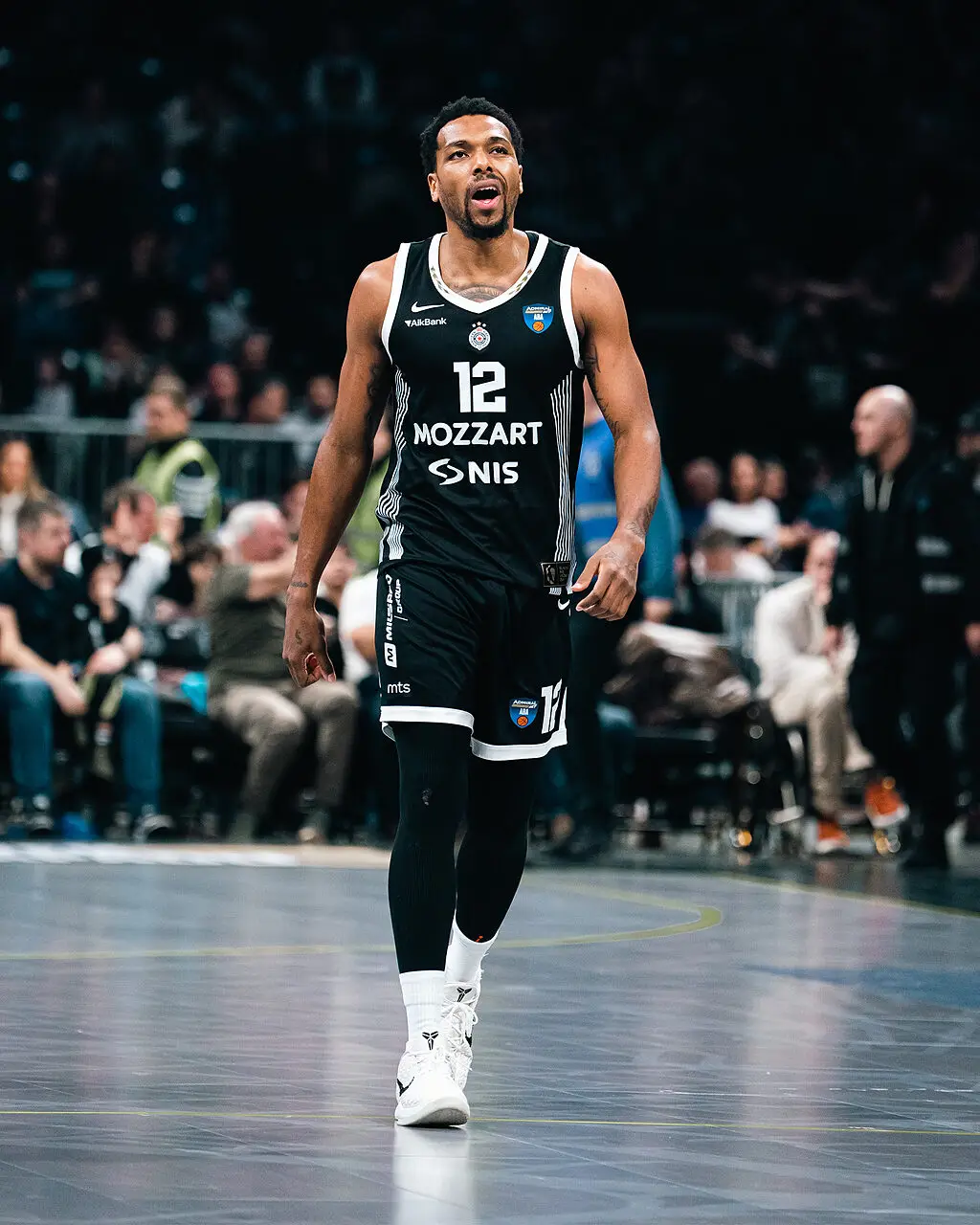 Brown domina Valencia