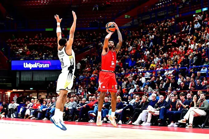 Brooks al tiro contro l'Asvel