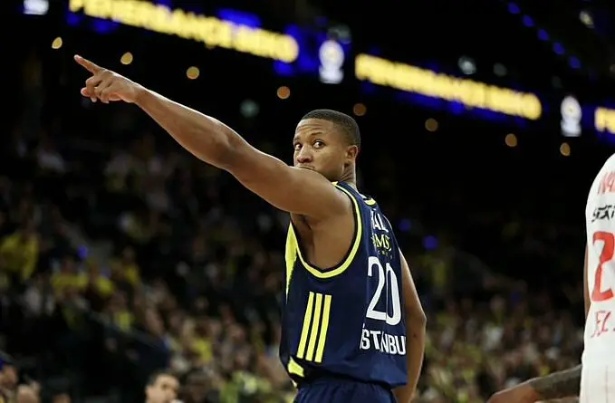 Devon Hall ha rifiutato le prime offerte di rinnovo del Fenerbahçe