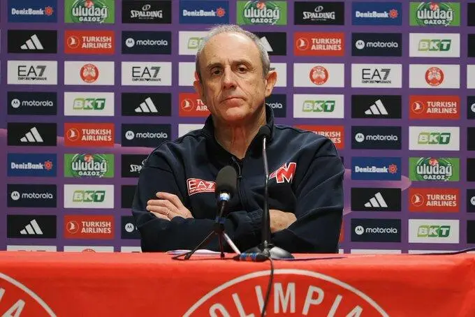 Ettore Messina critica gli arbitri dopo la sconfitta con il Monaco