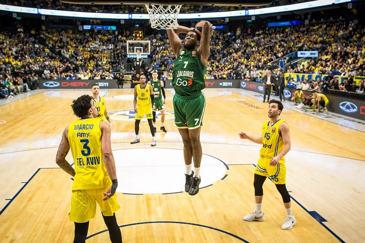 Moses Wright è un giocatore di Milano