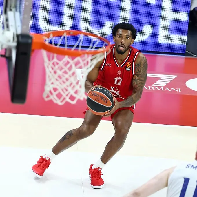 Brooks al tiro contro l'Efes