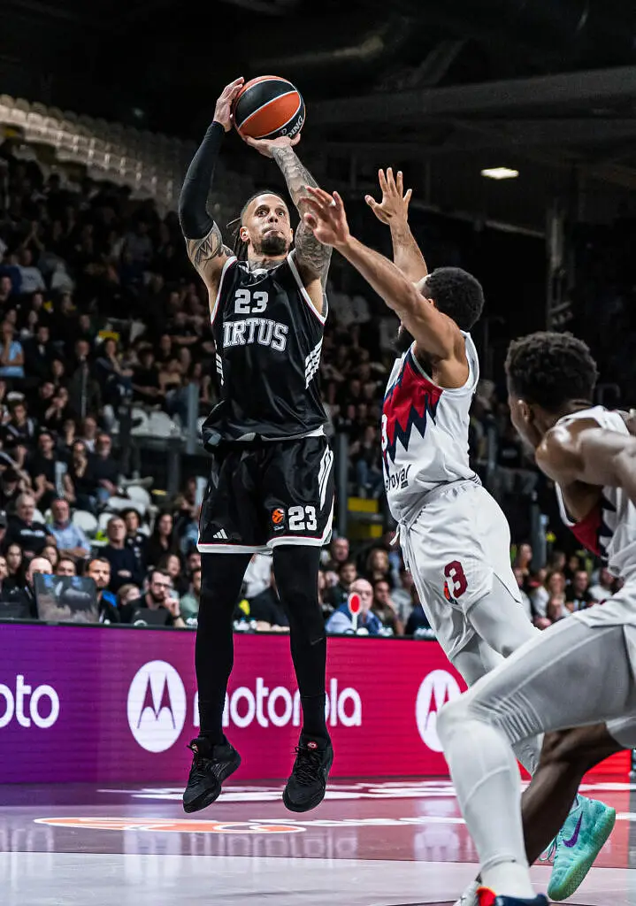 Daniel Hackett in azione con la Virtus
