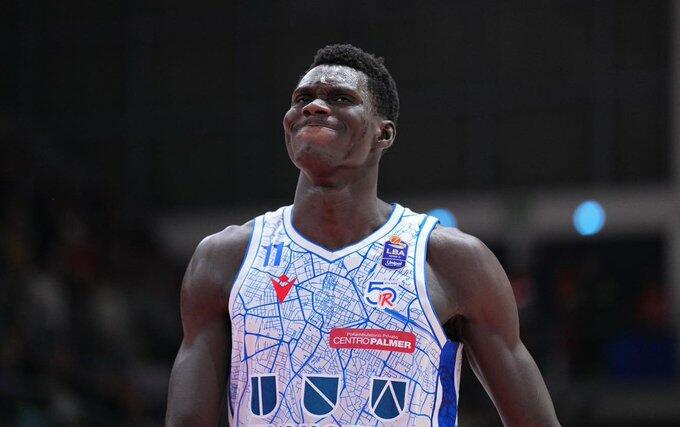 Momo Faye in maglia Reggio Emilia: giocherà a Prigionare in Eurolega