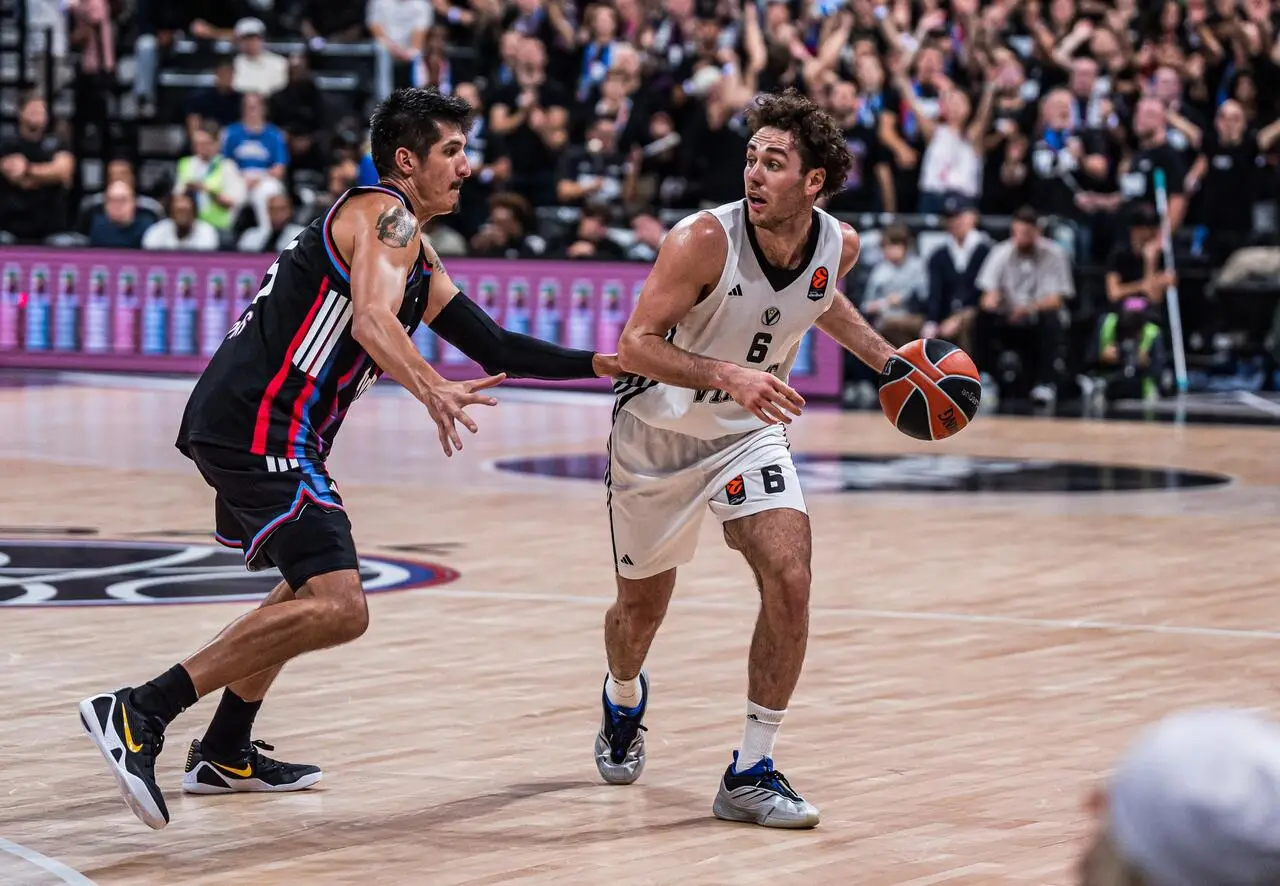 Alessandro Pajola in palleggio contro Willis
