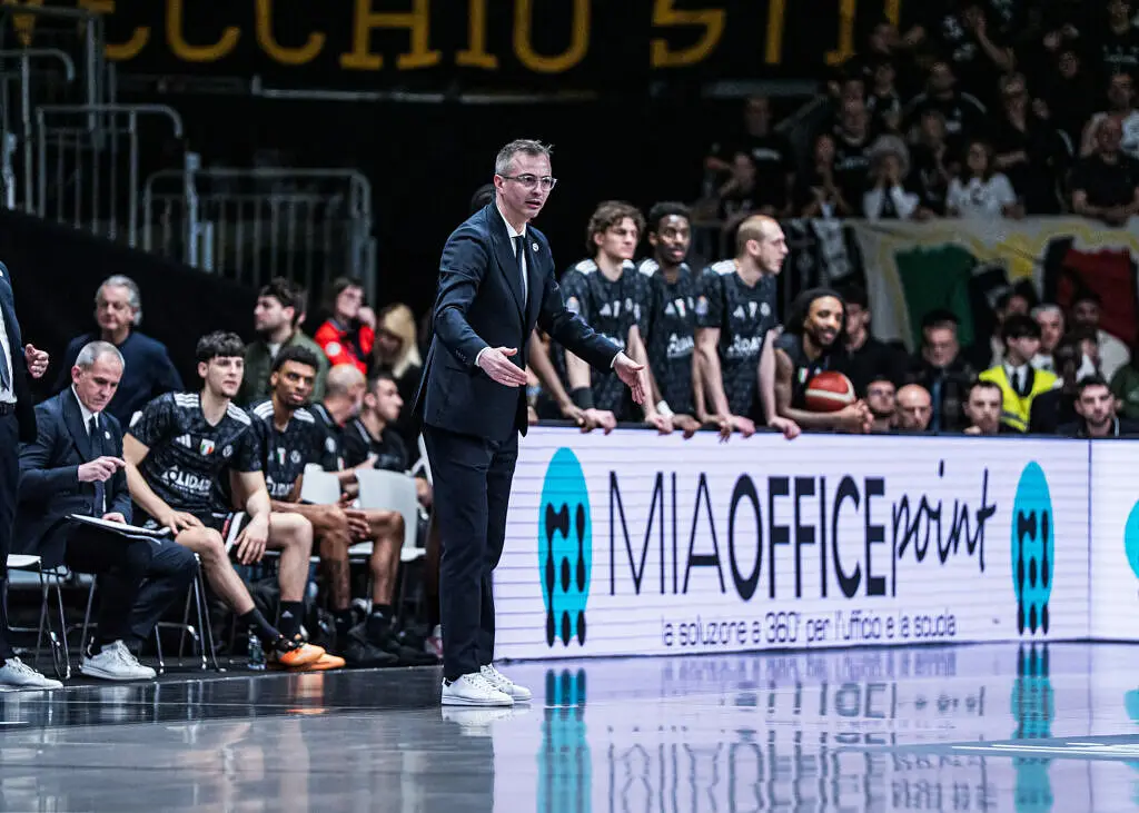 Nenad Jakovljevic allena la sua Virtus