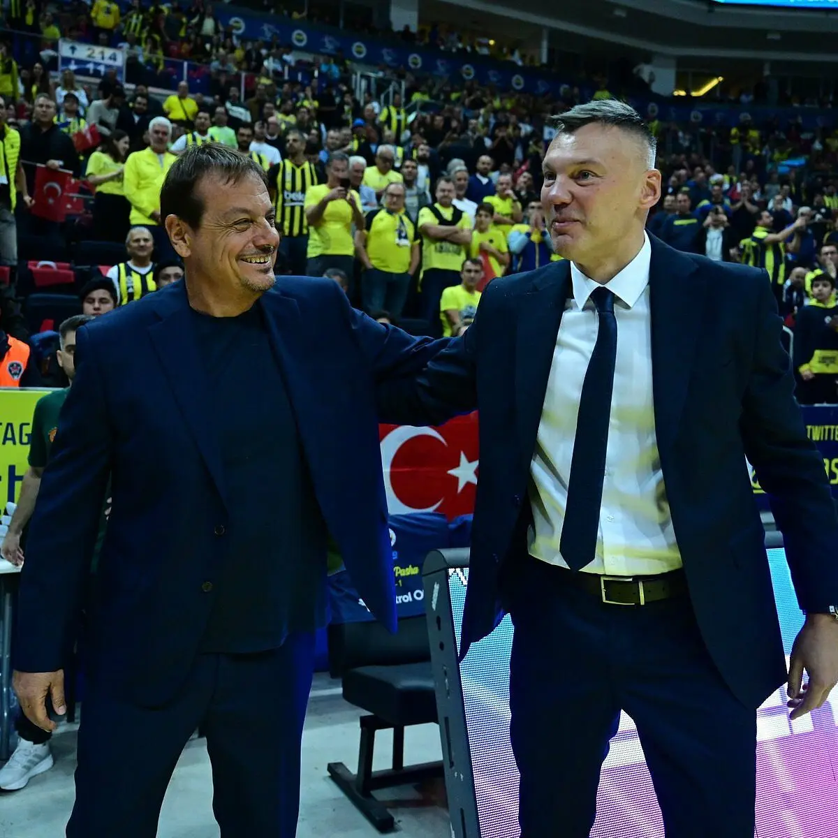 Che sfida in panchina ad Oaka: Ataman contro Jasikevicius