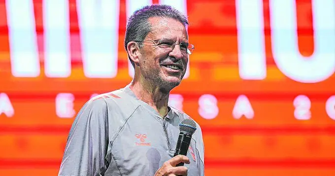 Pedro Martinez, addio ufficiale a Valencia