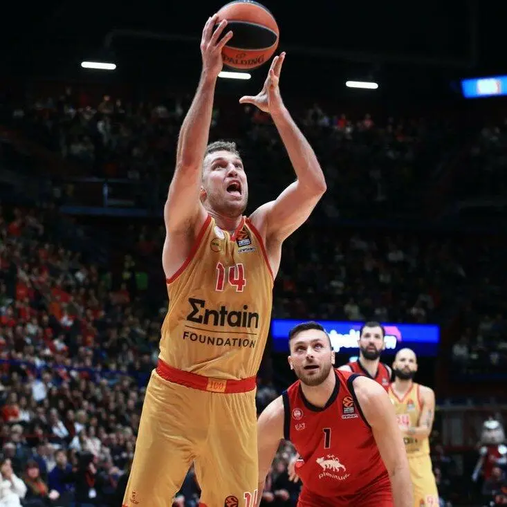 Vezenkov, Olympiacos vs Tonut, Milano