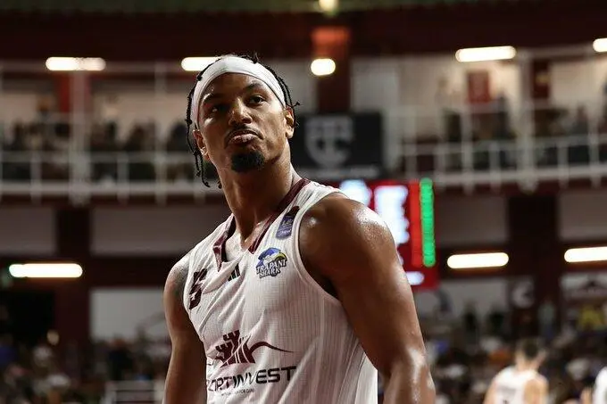 Robinson sicuro in maglia trapani