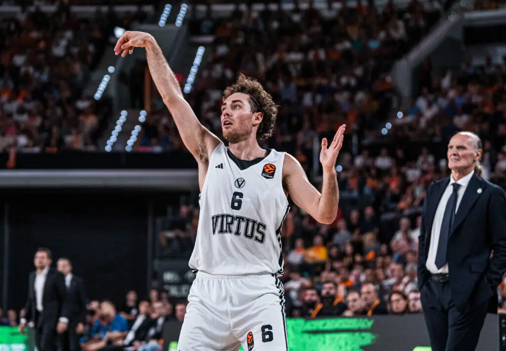 Alessandro Pajola in azione con la Virtus
