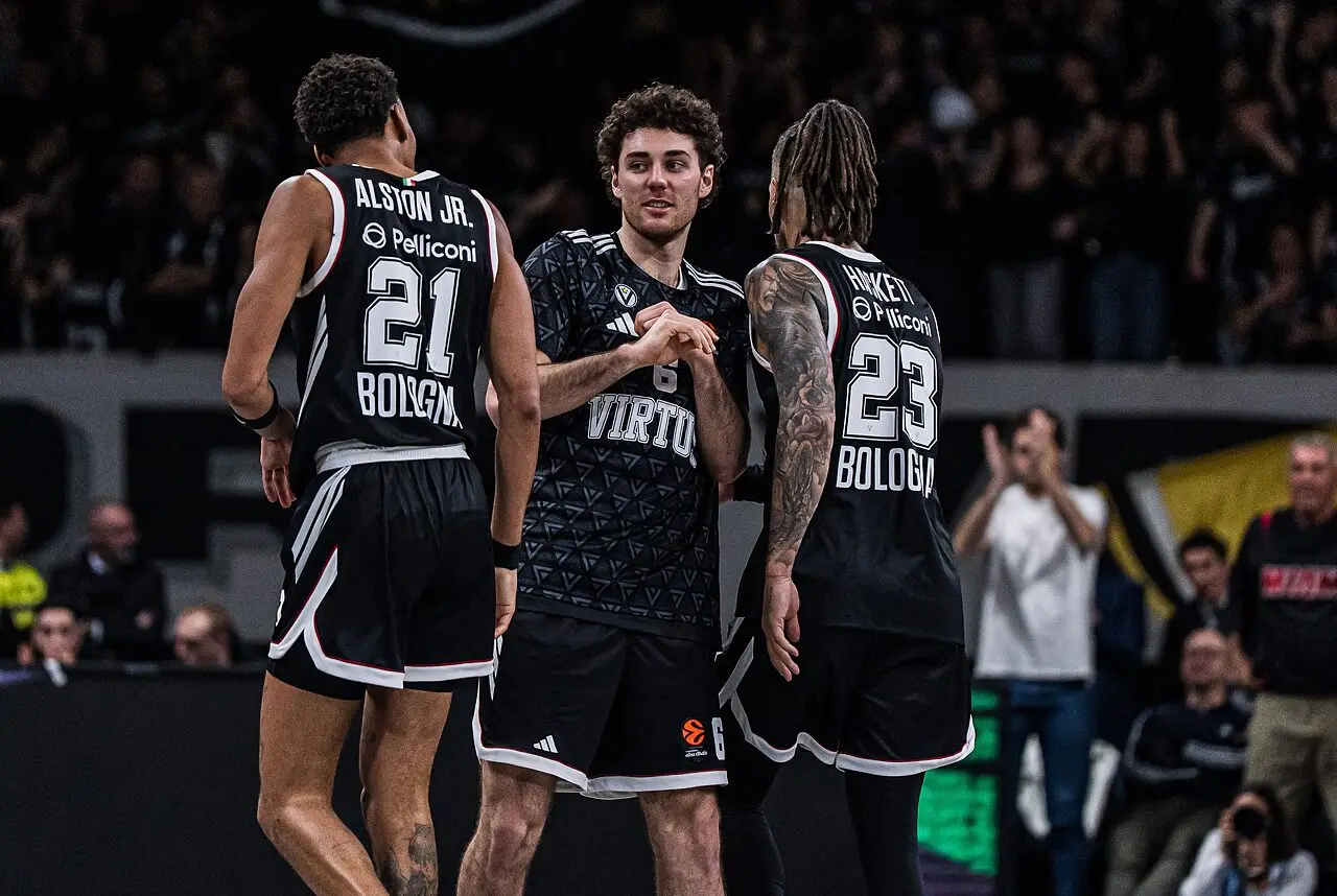 Derrick Alston Jr, Alessandro Pajola e Daniel Hackett alla Virtus Arena